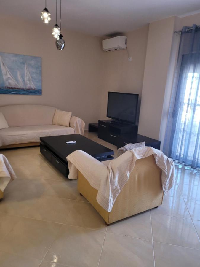 Marina Apartment Sarandë 外观 照片