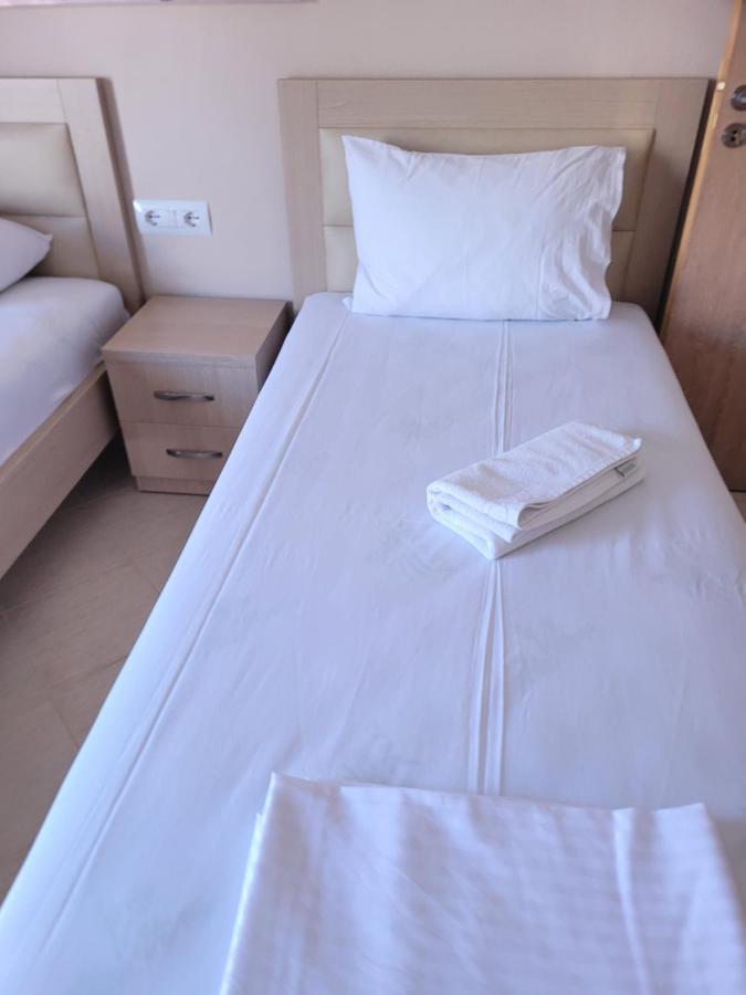 Marina Apartment Sarandë 外观 照片