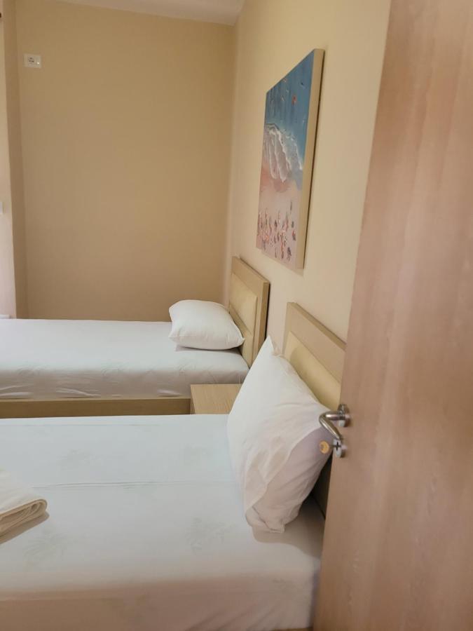 Marina Apartment Sarandë 外观 照片